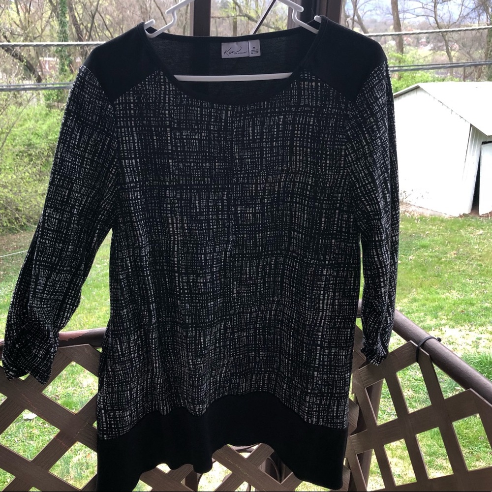 Black and white patterned tunic
